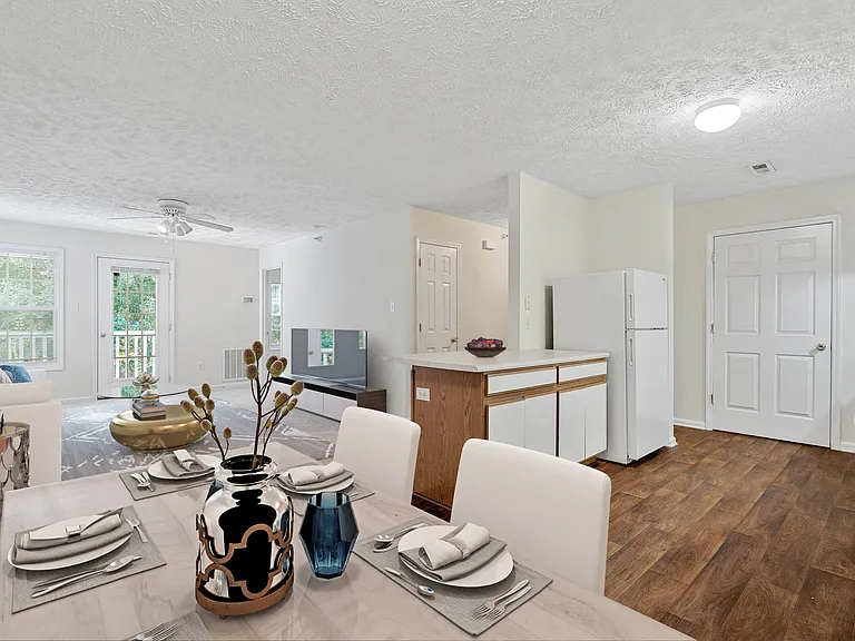 Austin Creek Apartments — Photo 4