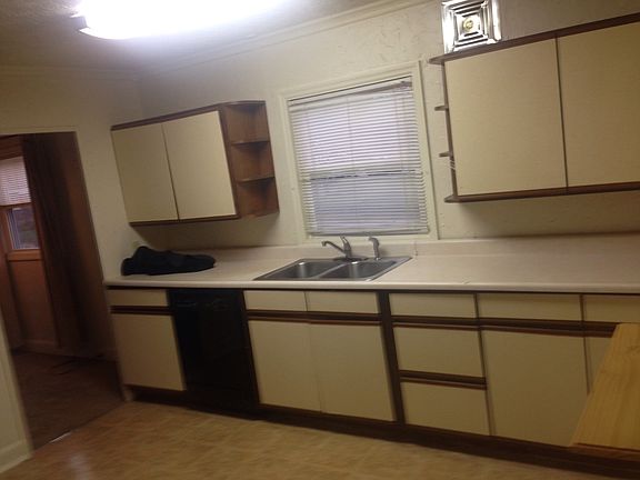 5th image of 74 Vermont Ave