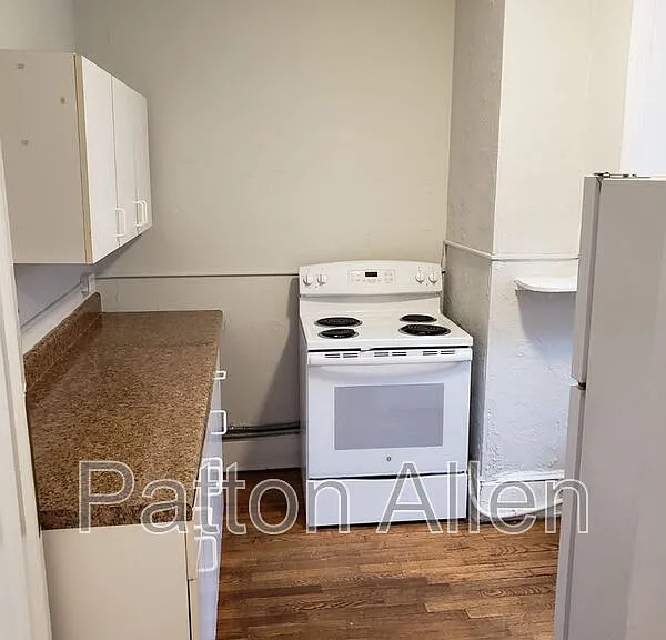 116 E Chestnut St #25 — Photo 12