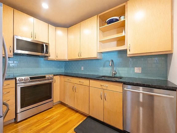 2nd image of 140 Kilsyth Rd APT 9