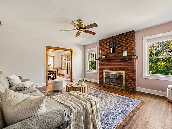 4th image of 218 Elmore Rd