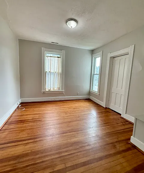 384 Gregory St — Photo 8