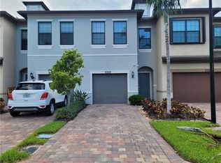 2305 Byron St, Palm Springs, FL 33406