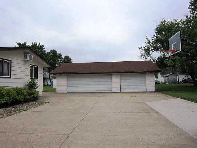 2nd image of 1220 2nd Ave E