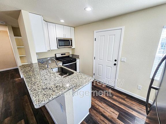 4th image of 3875 39th St