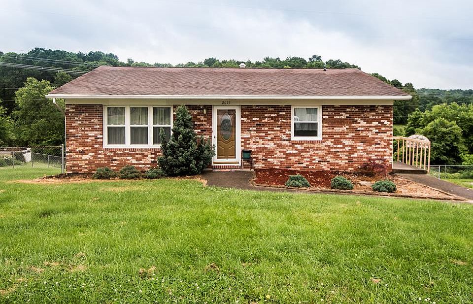 1st image of 2615 Cloverlane Dr