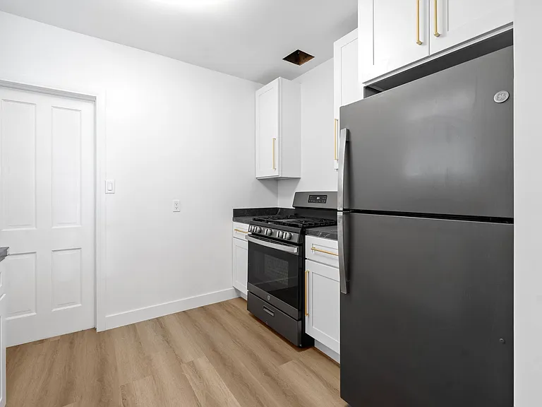 7414 Hollywood Blvd — Photo 14