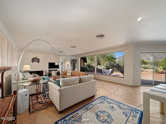 4th image of 6924 N Firenze Dr