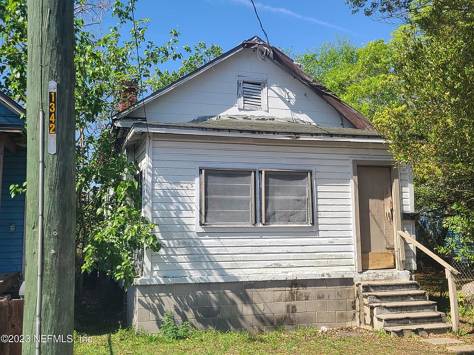 2nd image of 1342 CLARK Street
