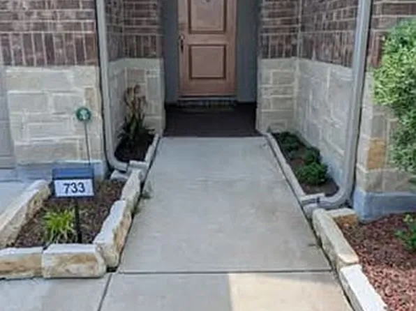 733 Golden Gate Park Rd, Alvarado, TX 76009