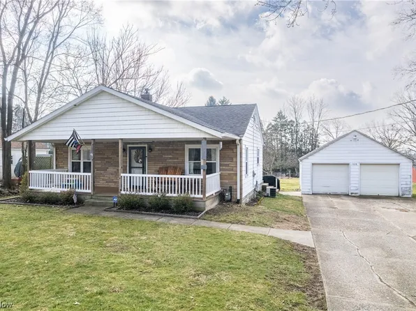 1128 W Overton Dr, Akron, OH 44319