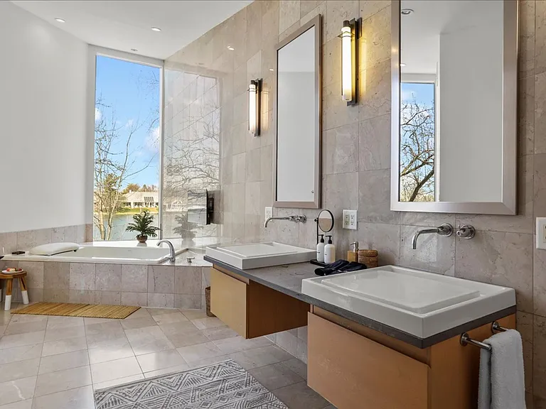 4010 Clubhouse Dr — Photo 17
