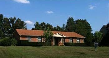 2nd image of 111 Summertree Dr