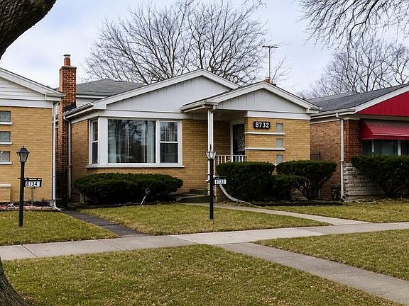 2nd image of 8252 S Michigan Ave