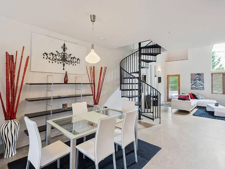 21 NE Wygant St — Photo 16