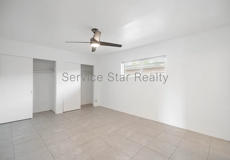 102 W Maryland Ave #D2 — Photo 15