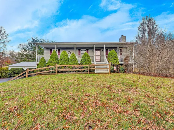 1072 Old Dominion Ct, Moneta, VA 24121