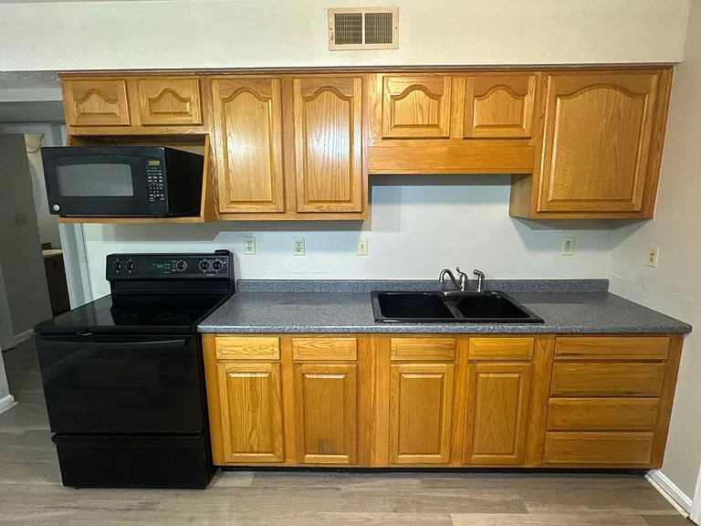 5807 Larkgrove Dr — Photo 10
