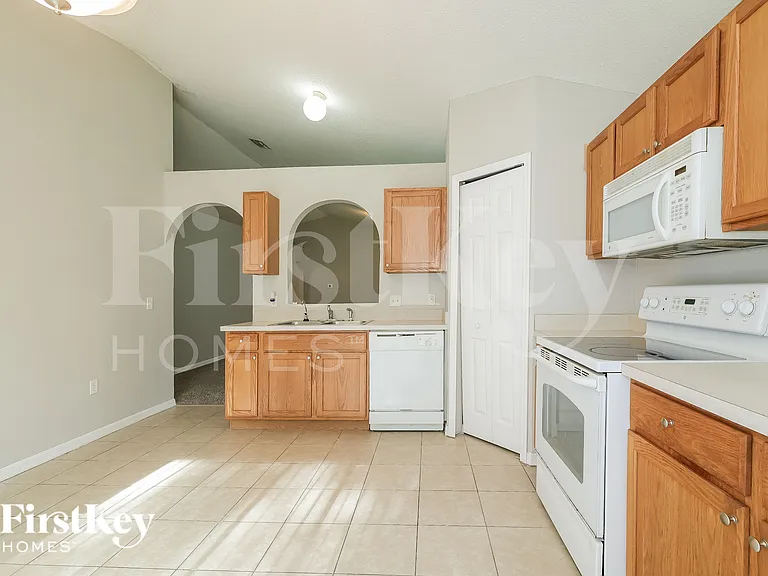 2648 Whispering Trails Dr — Photo 7