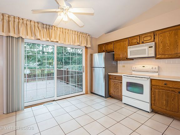 3rd image of 69 Fontaine Ct #69