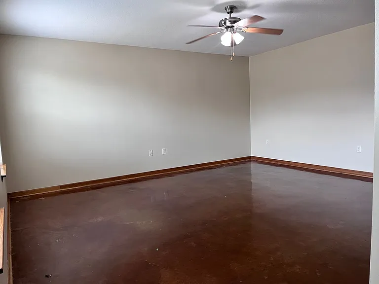 4440 Brown St — Photo 4
