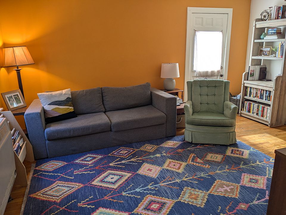 Spacious living room
