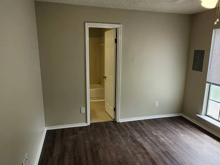 601 Cleveland St #7 — Photo 7