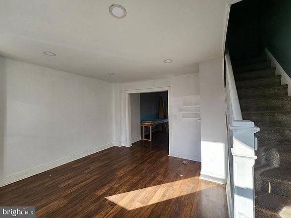 5th image of 3208 Elmley Ave