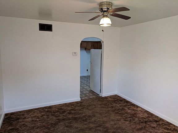 3rd image of 517 Railroad St