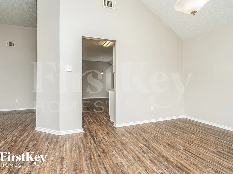 7921 Rice Dr — Photo 5