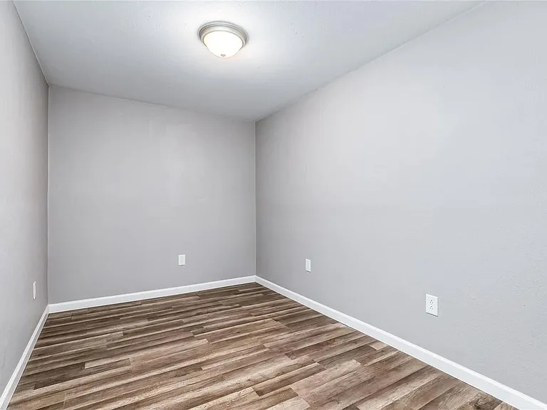 412 N Aurora St — Photo 22