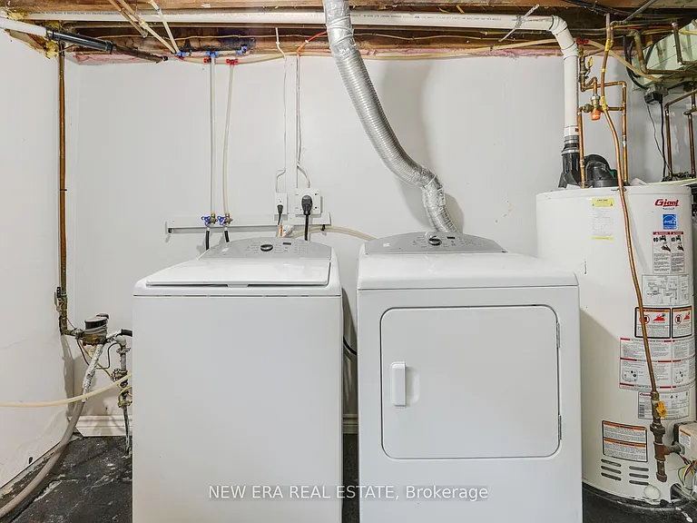 219 Lancaster St W — Photo 39