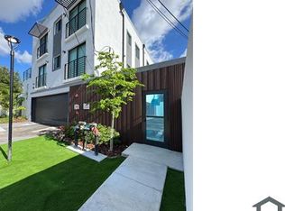 2782 NW 46th St, Miami, FL 33142