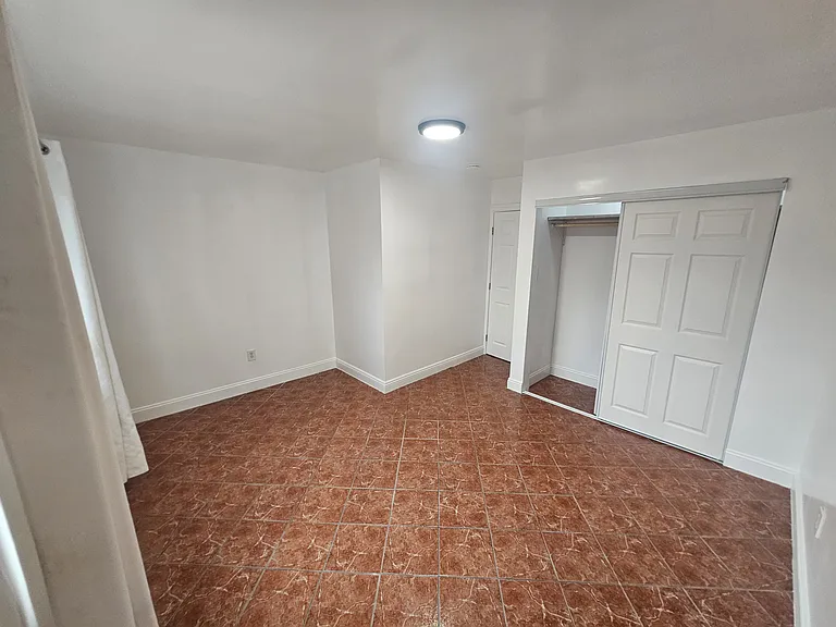 1107 S Central Ave #C — Photo 3