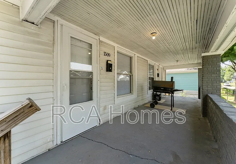 1509 S Randolph St — Photo 2