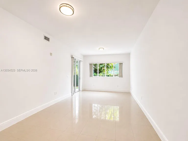 652 NE 63rd St #105 — Photo 21