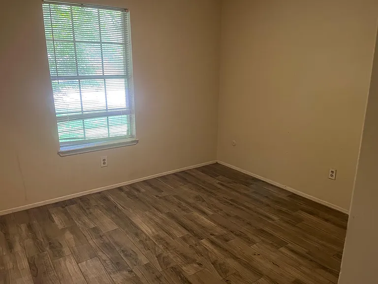 14619 Wind Lawn Dr — Photo 9