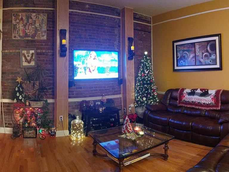 16 Washington St #307 — Photo 5