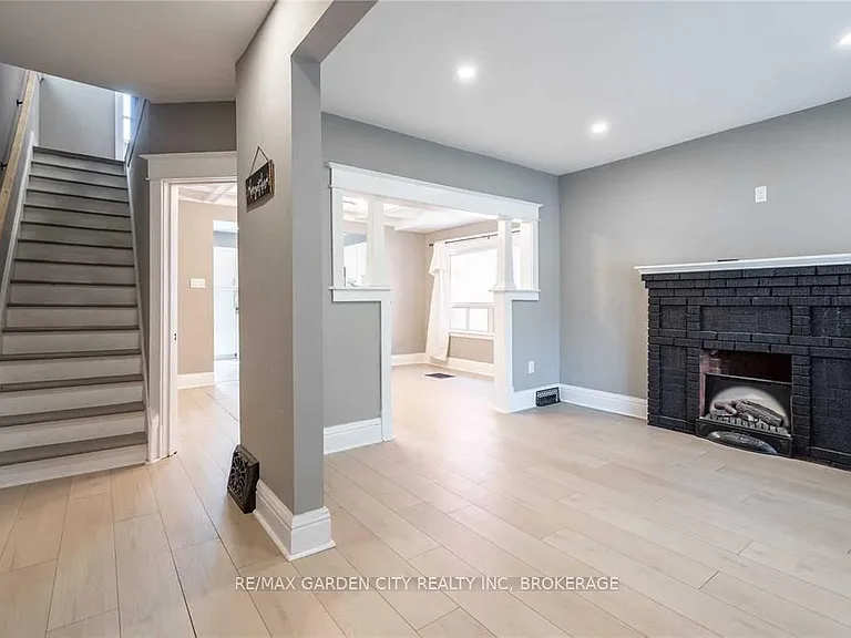 96 Beechwood Ave — Photo 4