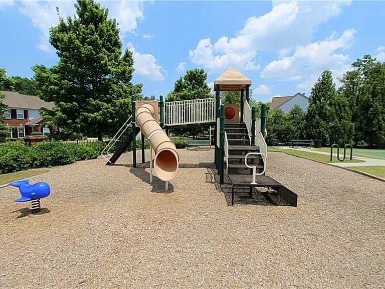 8155 Cavendish Pl — Photo 37