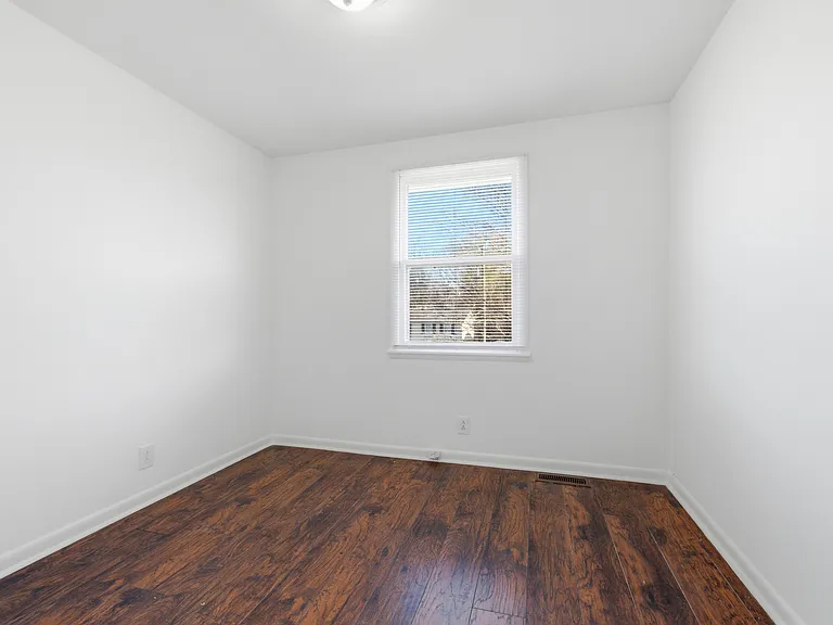 731 McPherson Dr — Photo 14