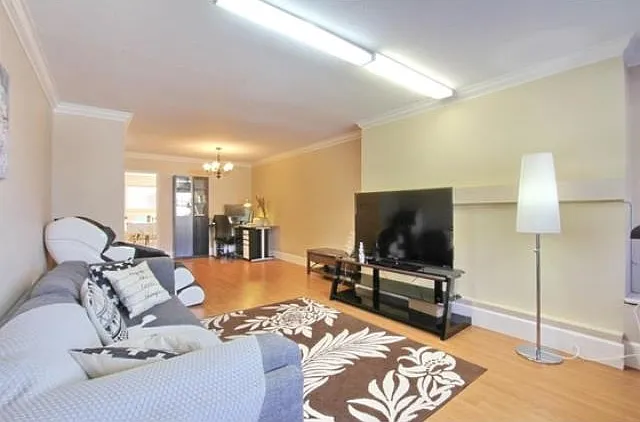 2 bed, 1200 sqft, $2,200 — Photo 3