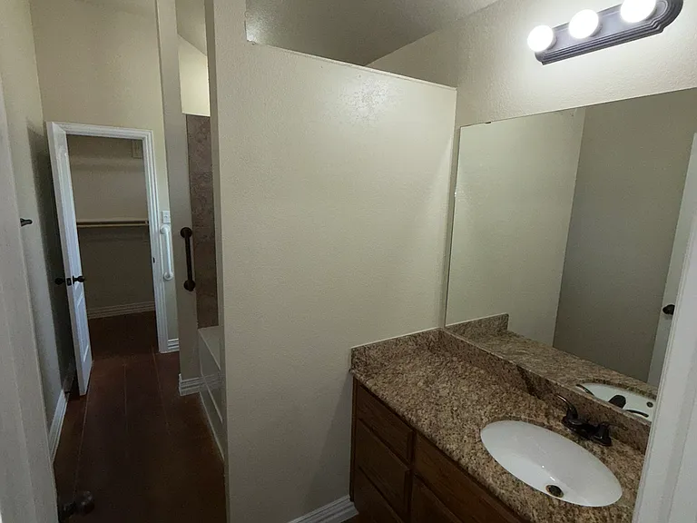 717 Ferrara Cir #B — Photo 21