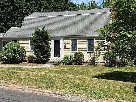 3rd image of 6 Crestview Dr