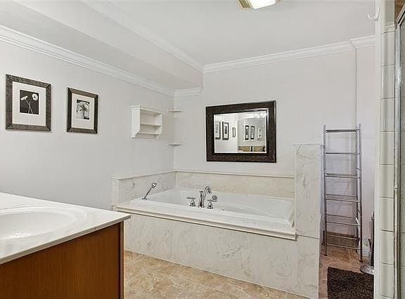 5th image of 3924 Peoples St