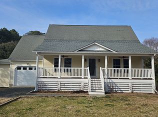 1095 Burnside Rd, Manteo, NC 27954
