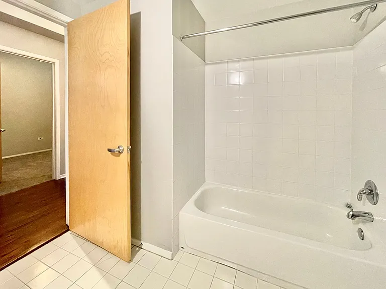 1201 W Adams St #612 — Photo 16