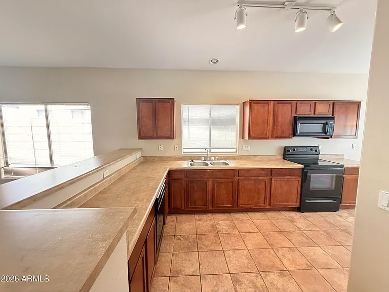 18518 N 20th Pl — Photo 10