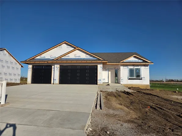 3330 Center Ct, Robins, IA 52411