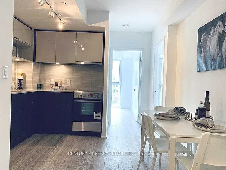 159 Wellesley St E #1602 — Photo 5